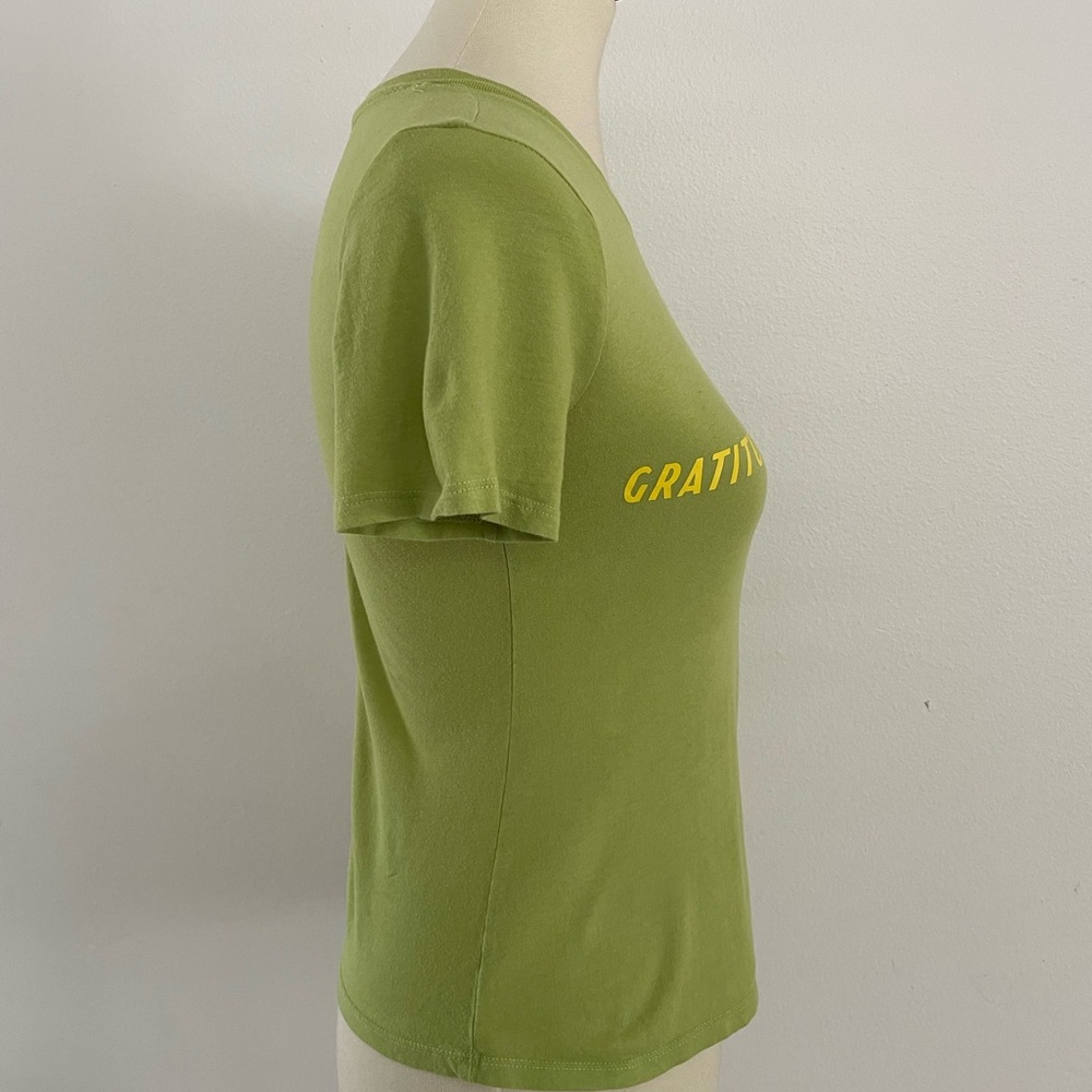 Forever 21 Green Tee with Yellow Text GRATITUDE IS EVERYTHING Sz XS - Picture 6 of 7